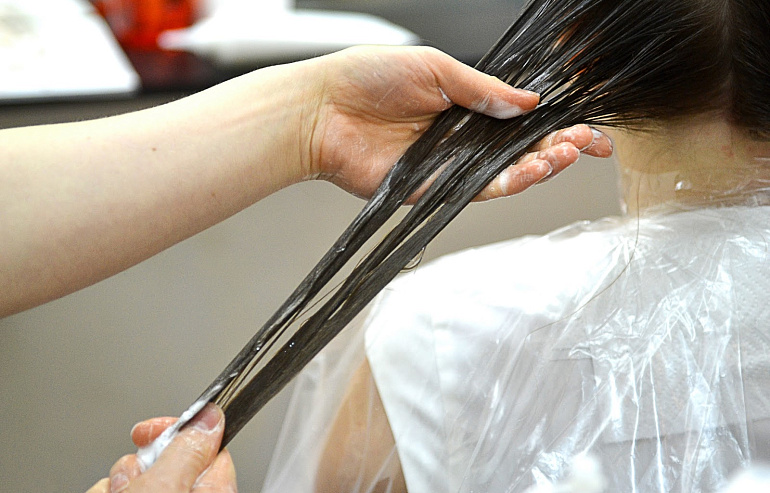 Этапы процедуры лучшего восстановления для волос от Lebel